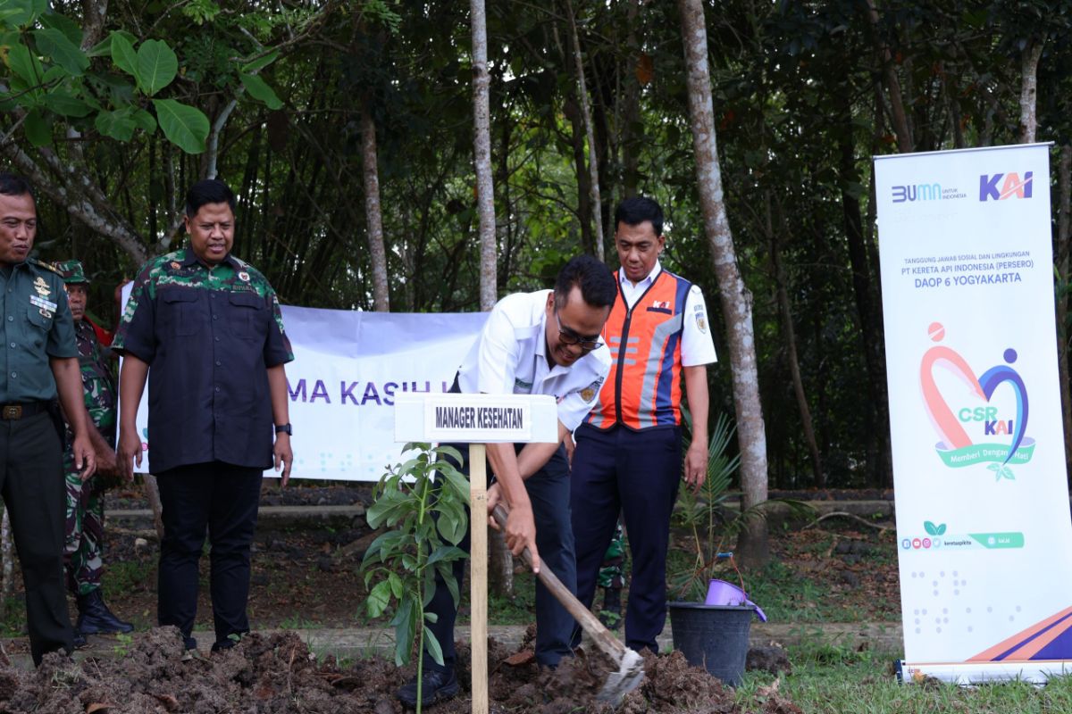 KAI Daop 6 ingatkan masyarakat tingkatkan kesadaran keselamatan di perlintasan sebidang