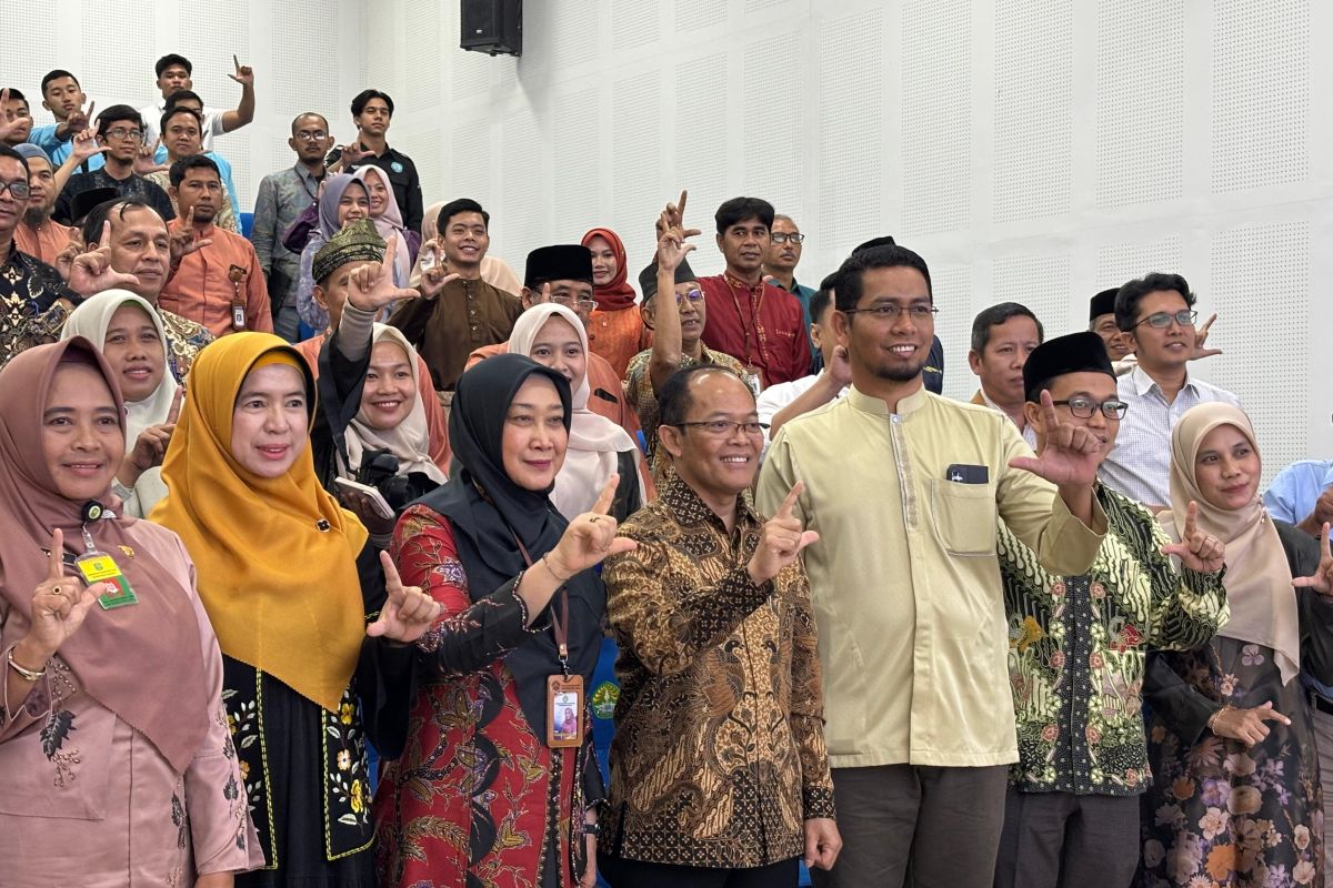 Kemendikdasmen minta universitas contohkan bahasa Indonesia yang baik