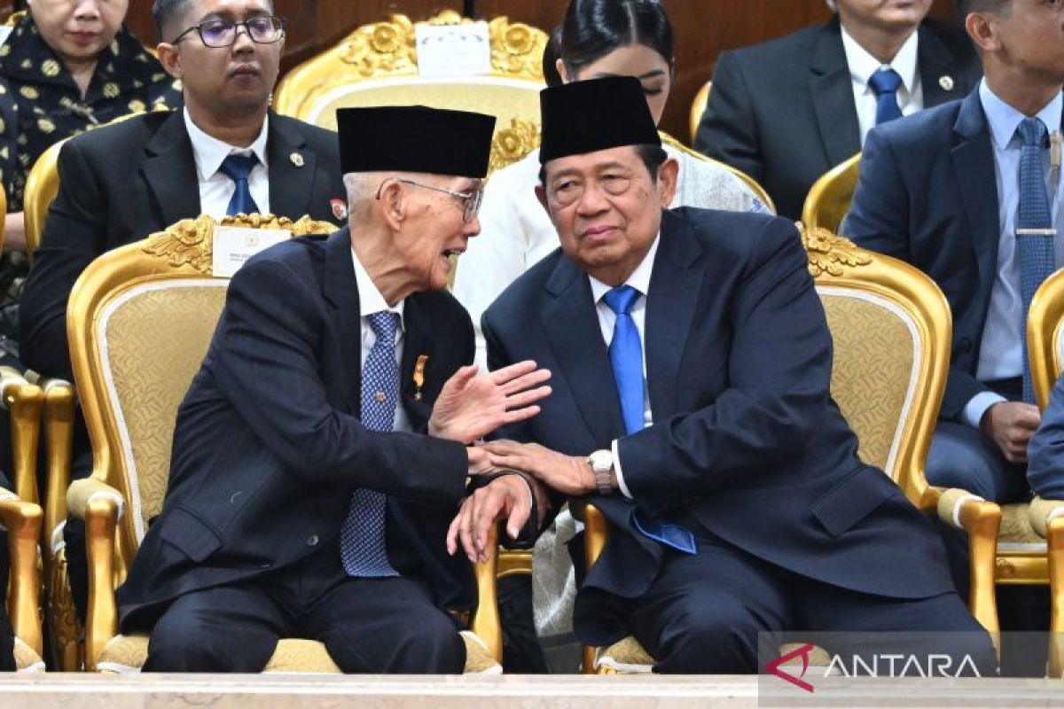 Terpopuler, Wapres Ke-6 RI Try Sutrisno wafat hingga LRT sampai Ancol