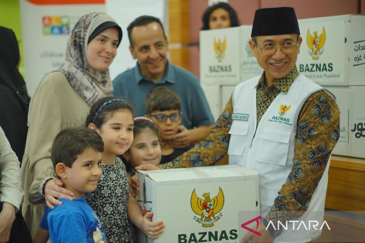 Indonesia's Baznas delivers aid to Palestinian families in Egypt