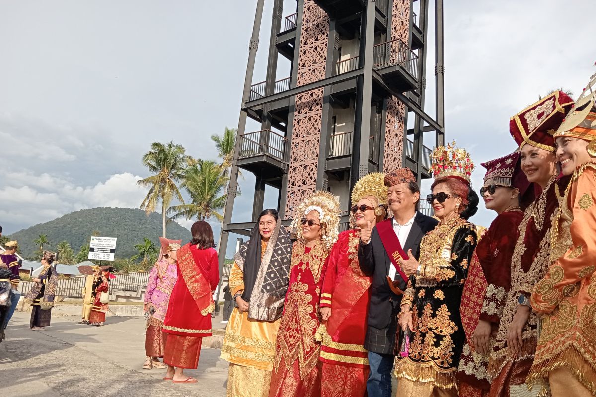 Yayasan Uma Nusantara lakukan parade baju adat di SRG