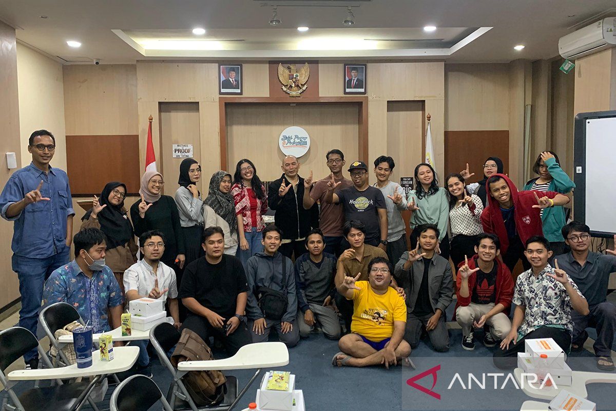 Jakarta Barat uji coba program klub bahasa Inggris