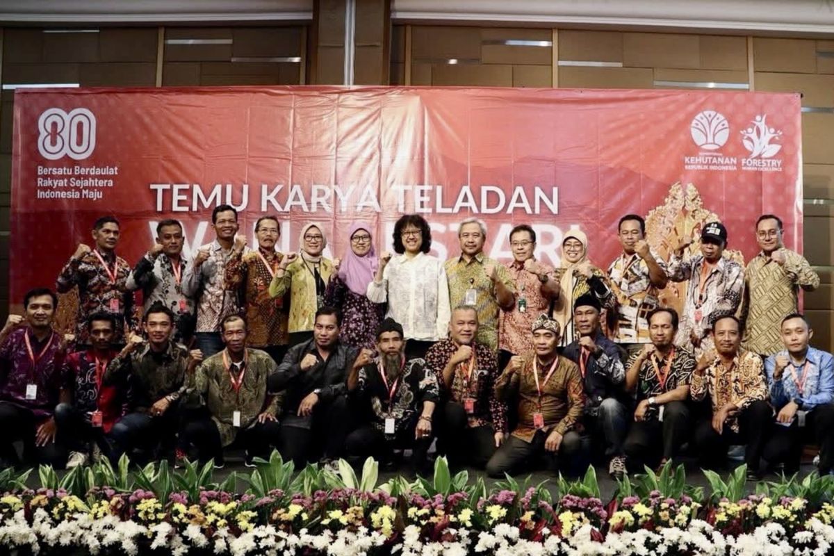 Menhut beri penghargaan Wana Lestari 2025 kepada lima delegasi Kalsel
