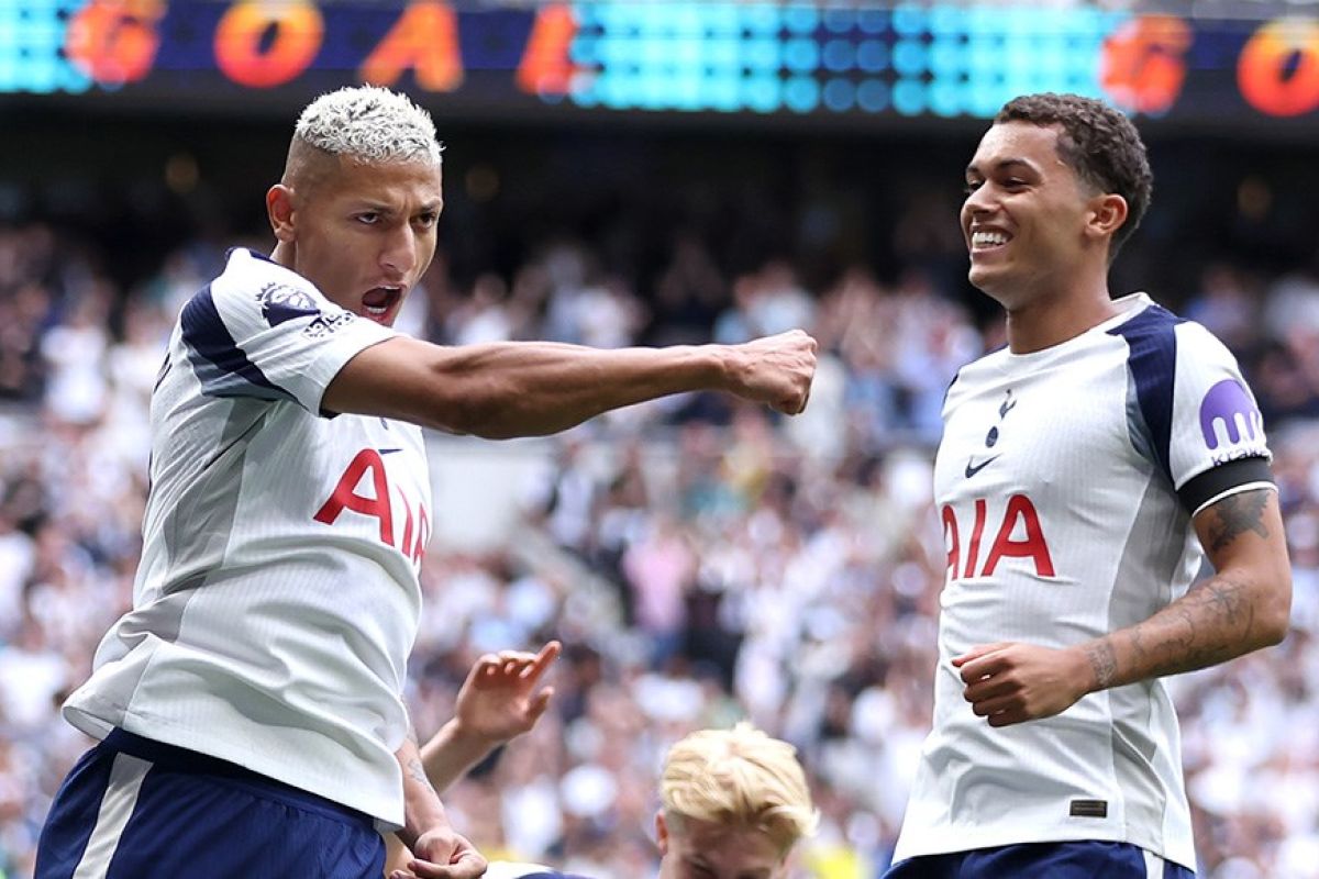 Dua gol Richarlison bawa Tottenham atasi Burnley