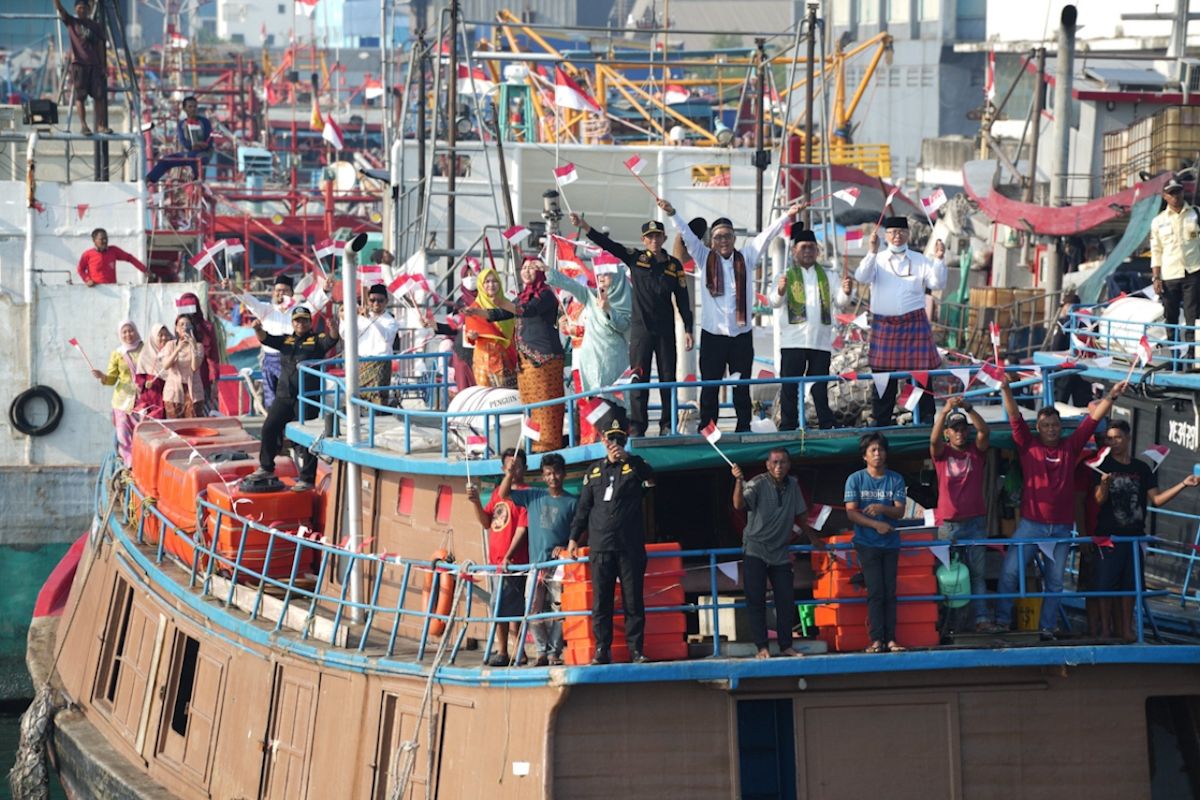 80 kapal perikanan ikuti Upacara HUT Ke-80 RI di Pelabuhan Muara Baru