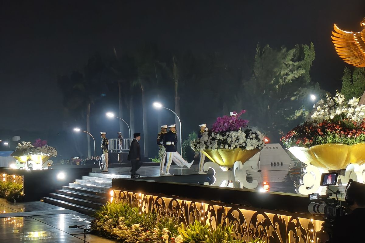 Prabowo leads midnight tribute at Kalibata for RI's 80th independence