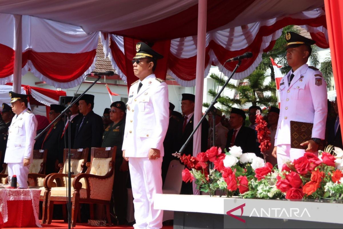 Bupati Gus Irawan perdana jadi Inspektur Upacara HUT ke-80 RI di Tapsel