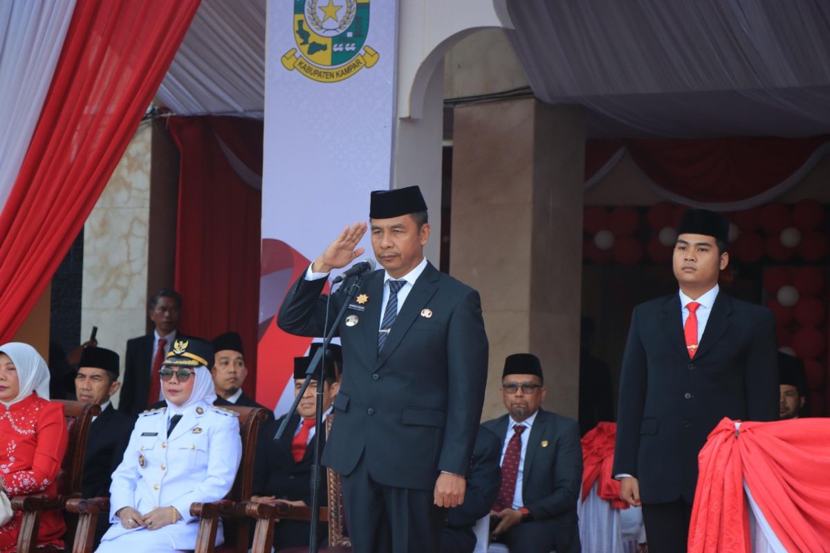 Bupati Kampar Pimpin Upacara HUT RI-80