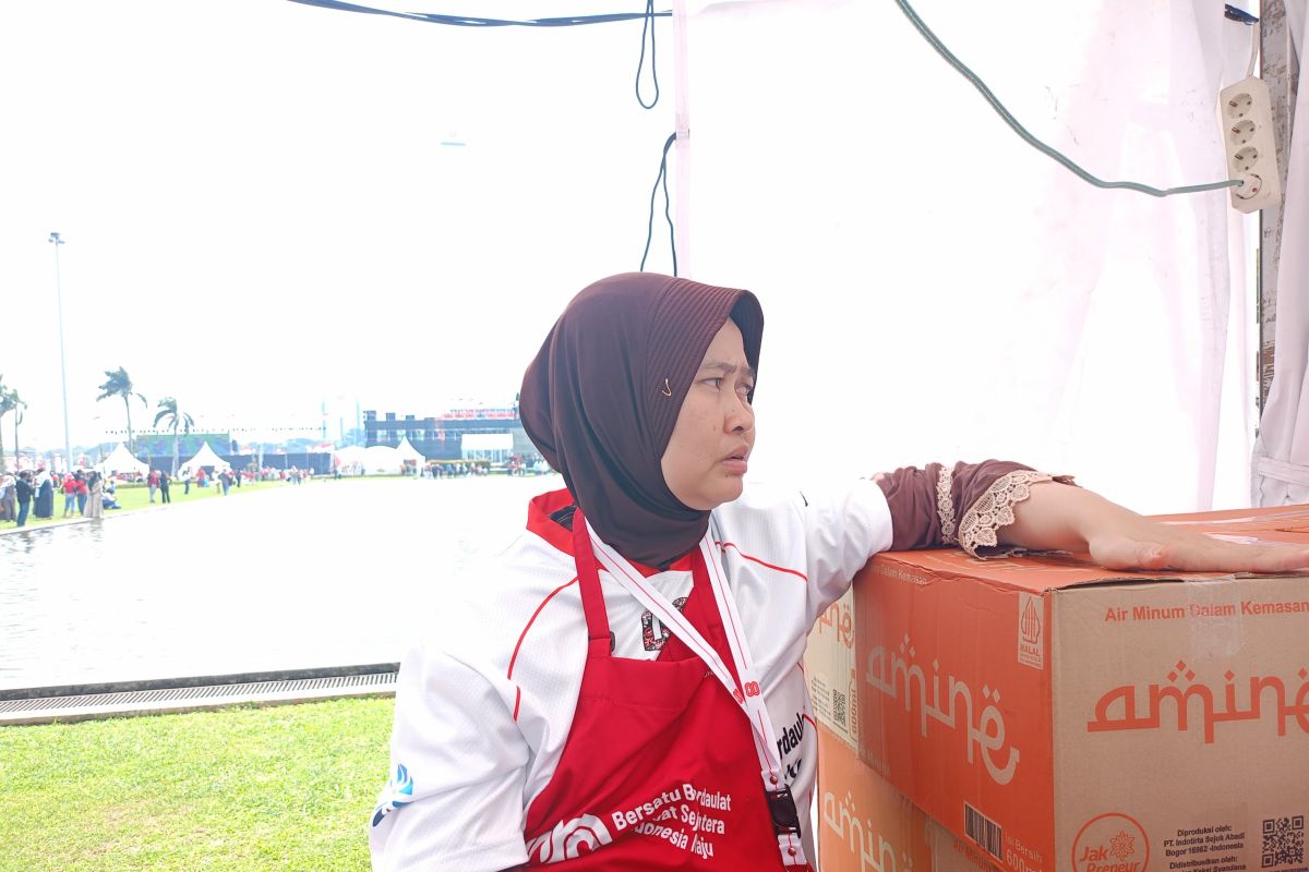 Pelaku UMKM rela bangun pagi demi ribuan porsi gratis di Pesta Rakyat