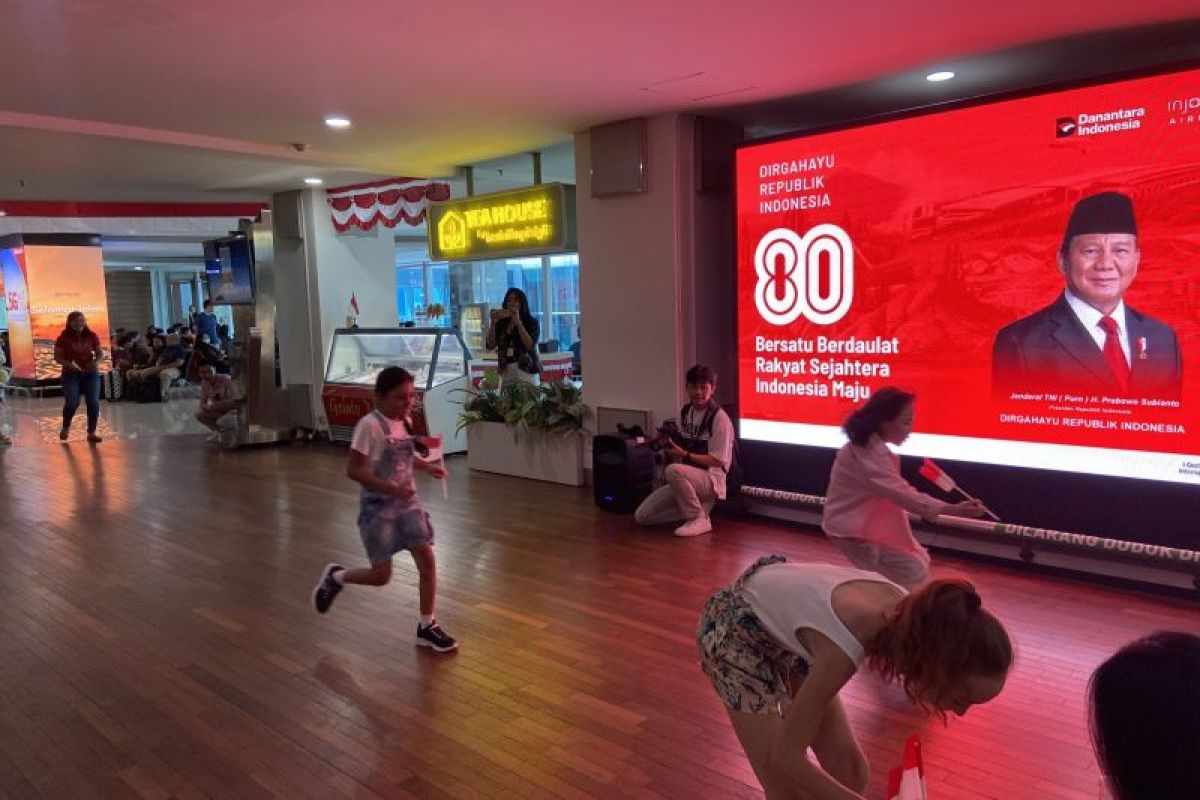 Tourists join 80th Independence Day competitions at Bali Airport