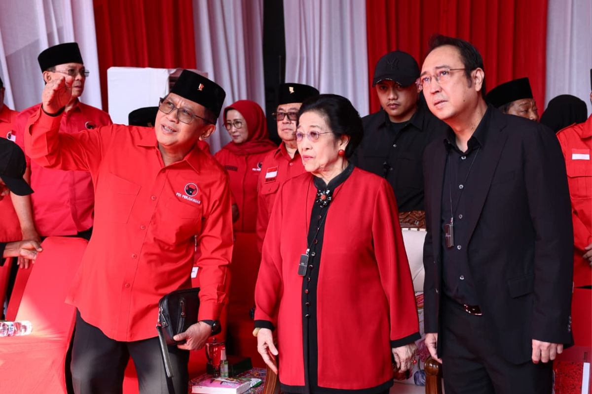 Megawati sebut PDIP harus jadi garda terdepan menghadapi tantangan