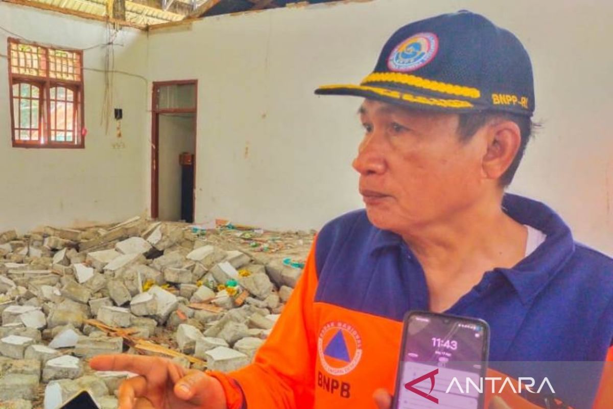 BPBD Poso bangun posko terpusat penanganan gempa di Desa Masani 