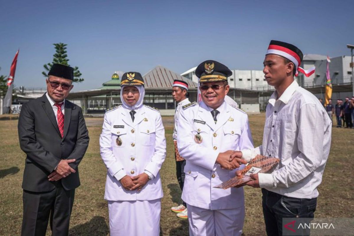 Sebanyak 1.340 narapidana Lapas Lombok Barat dapat remisi di HUT ke-80 RI