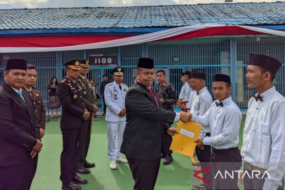 156 napi Rutan Tarutung terima remisi HUT RI