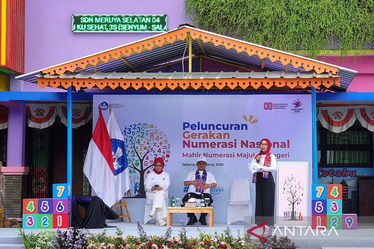 Mendikdasmen soroti banyak anak Indonesia tidak bisa baca jam analog