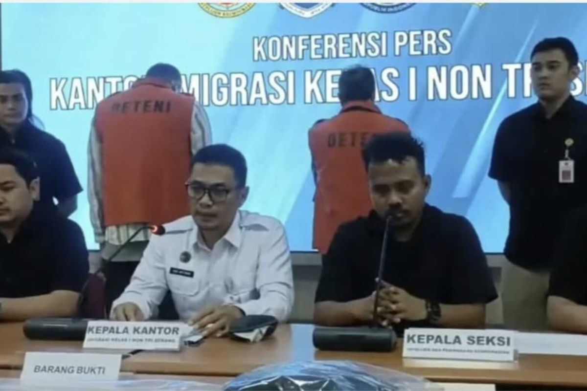 Two Iranians deported over viral theft case in Banten's Serang