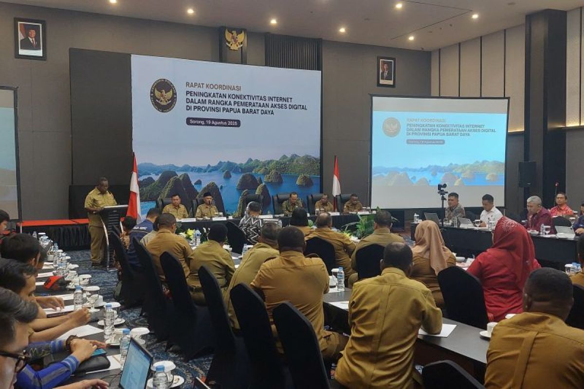Gubernur Kambu soroti keterbatasan BTS di pedalaman Papua Barat Daya
