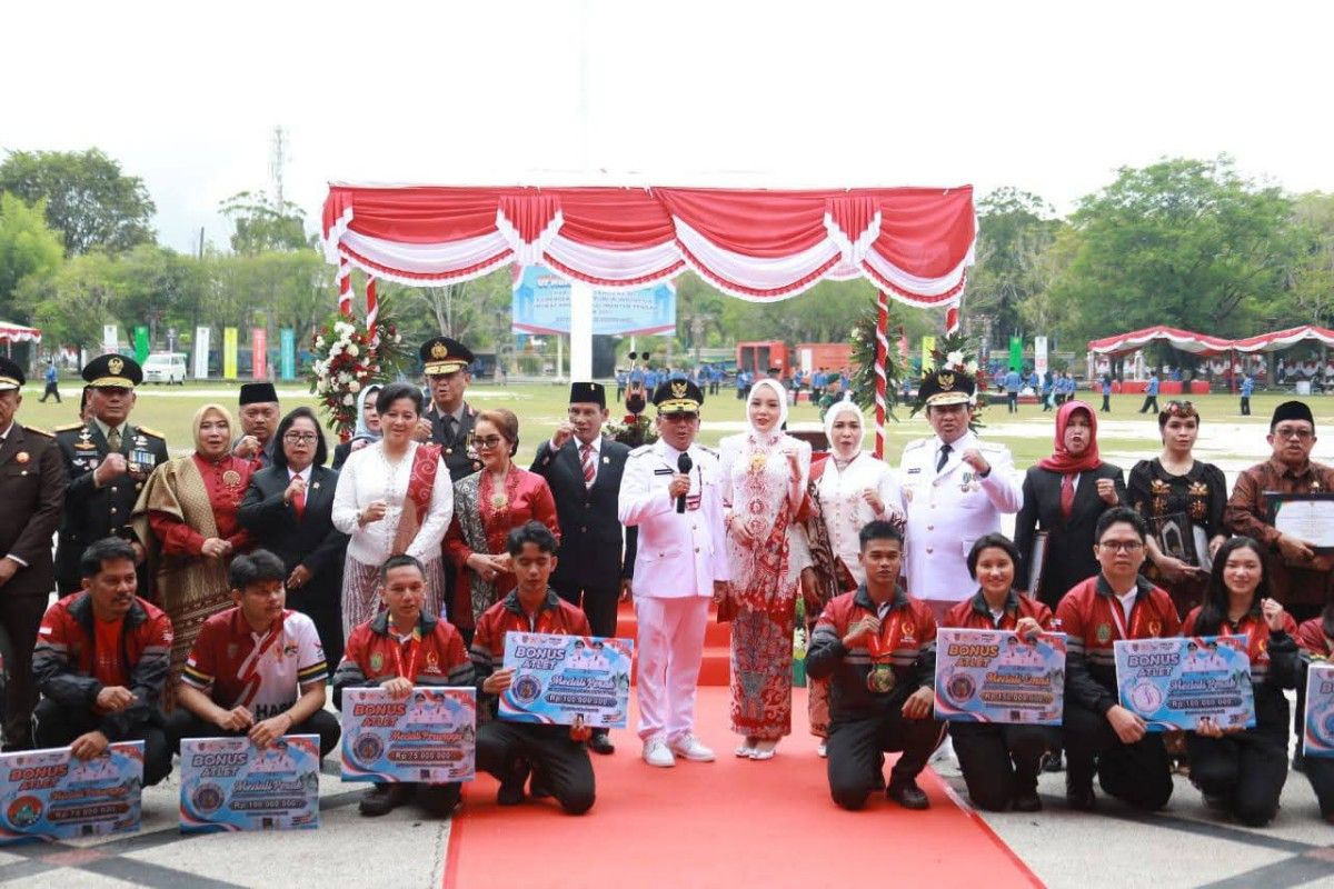 Gubernur Kalteng berikan bonus Rp1,275 miliar atlet berprestasi