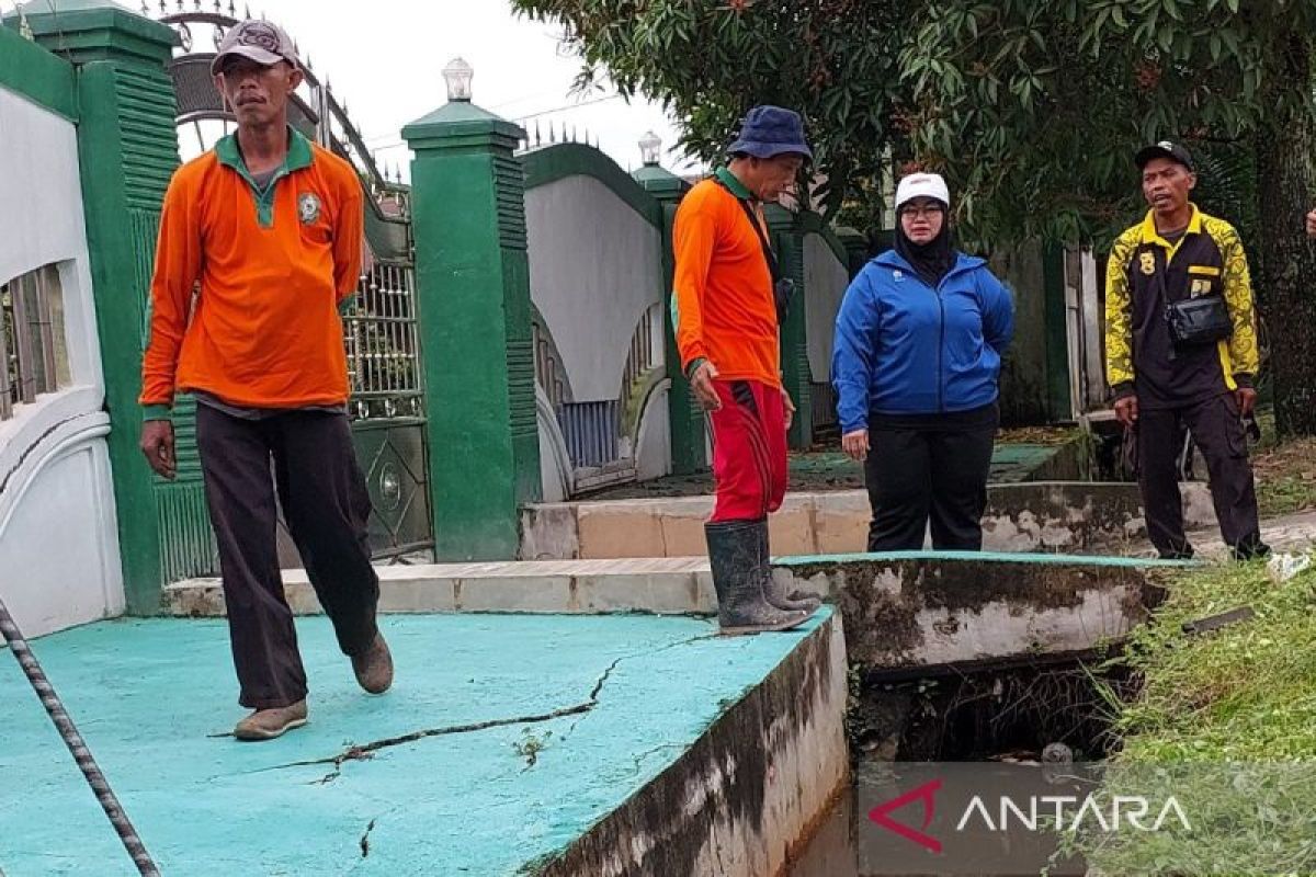 Wabup Kotim: Masyarakat juga bertanggung jawab mencegah banjir di permukiman