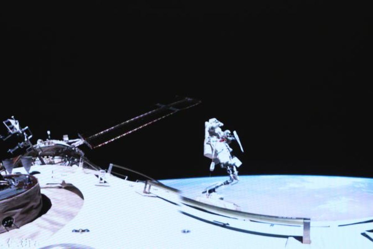 Pakaian astronaut feitian generasi kedua dukung 20 Kali spacewalk