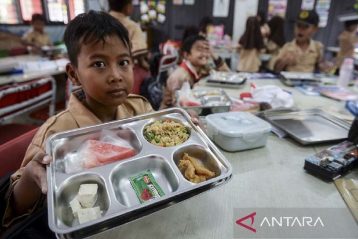 Perjuangan dimulai dari piring makan dan sekolah