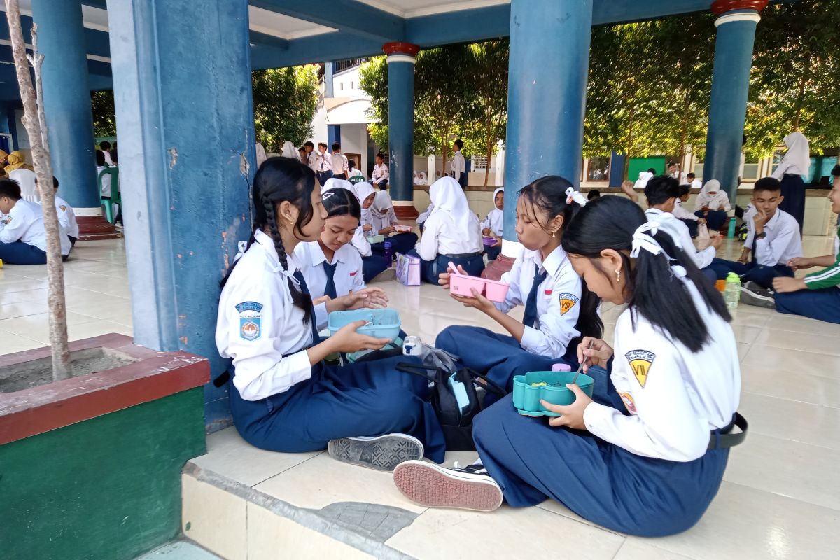Sudah jalan dua tahun, SMP Negeri 15 Mataram laksanakan MBG mandiri