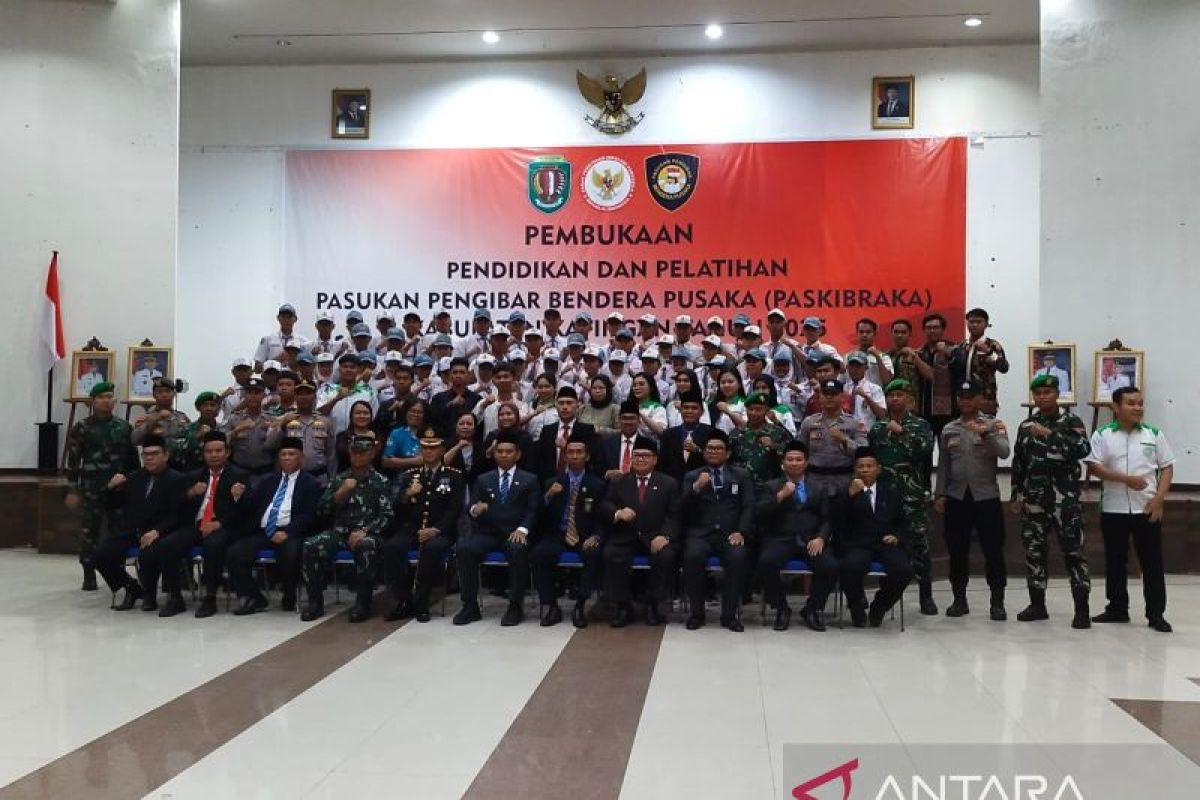 Bupati Katingan kukuhkan 48 pelajar sebagai Paskibraka 2025