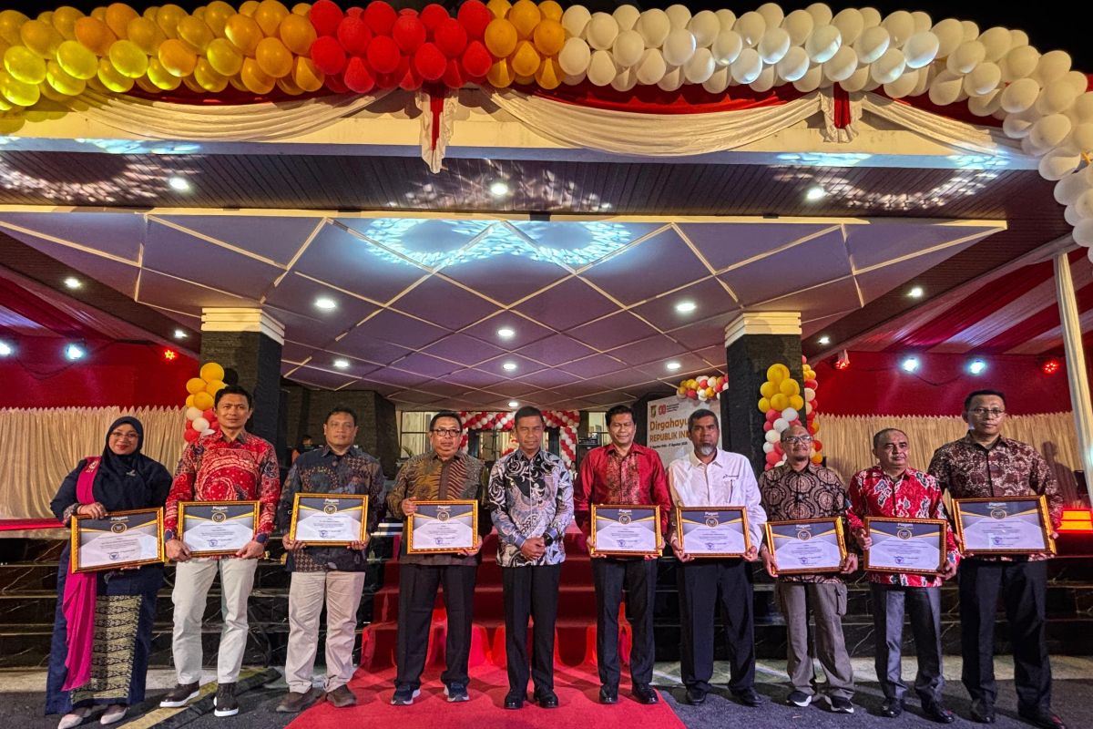SKK Migas Sumbagut dan KKKS raih penghargaan CSR dari Bupati Kampar