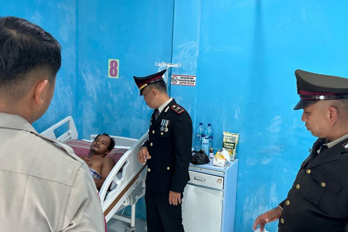 Polres Anambas beri santunan ke nelayan korban kecelakaan laut