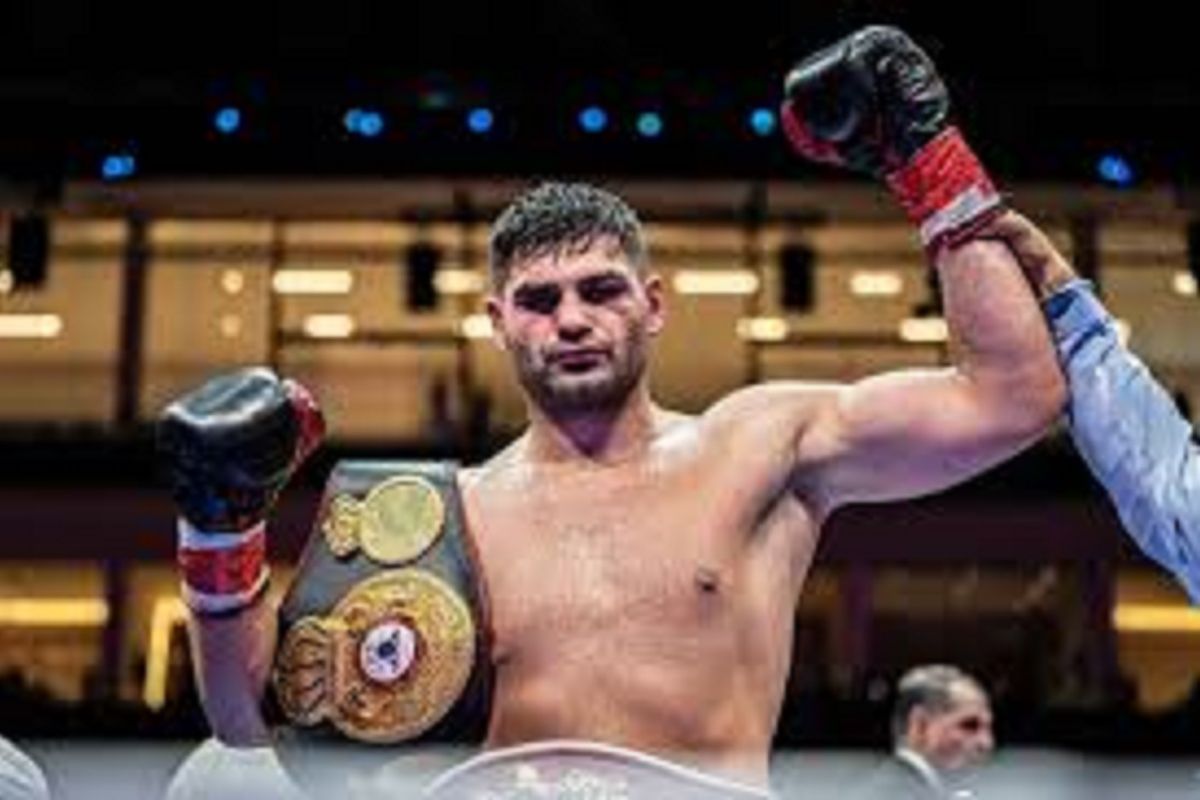 Hrgovic taklukkan Adeleye, kunci gelar juara dunia kelas berat WBA Gold