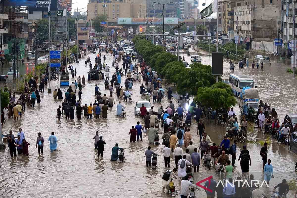 Lebih dari 921 orang tewas akibat banjir di Pakistan
