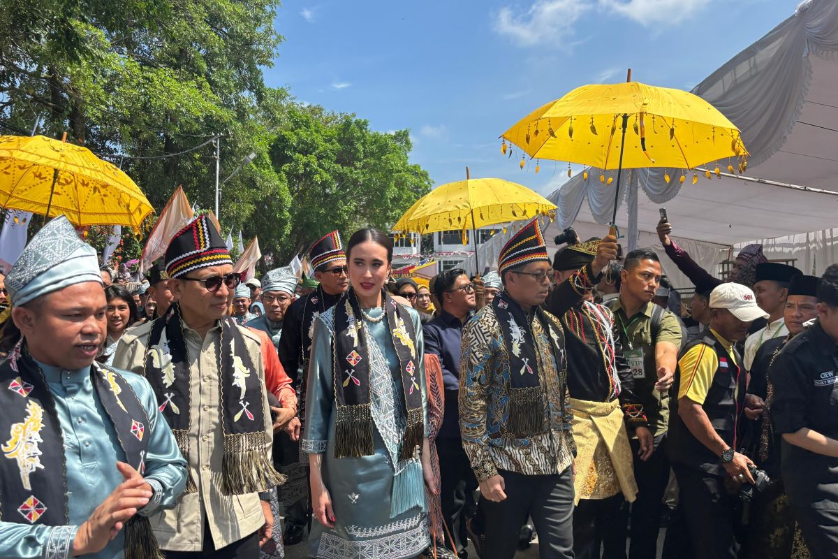 Wapres, Menpar hingga Kepala PCO hadiri Festival Pacu Jalur 2025