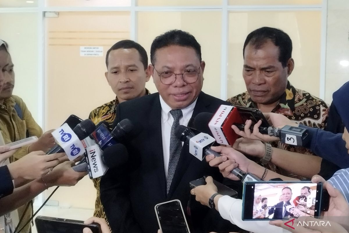 Komisi III DPR menyetujui Inosentius Samsul jadi Hakim MK gantikan Arief Hidayat