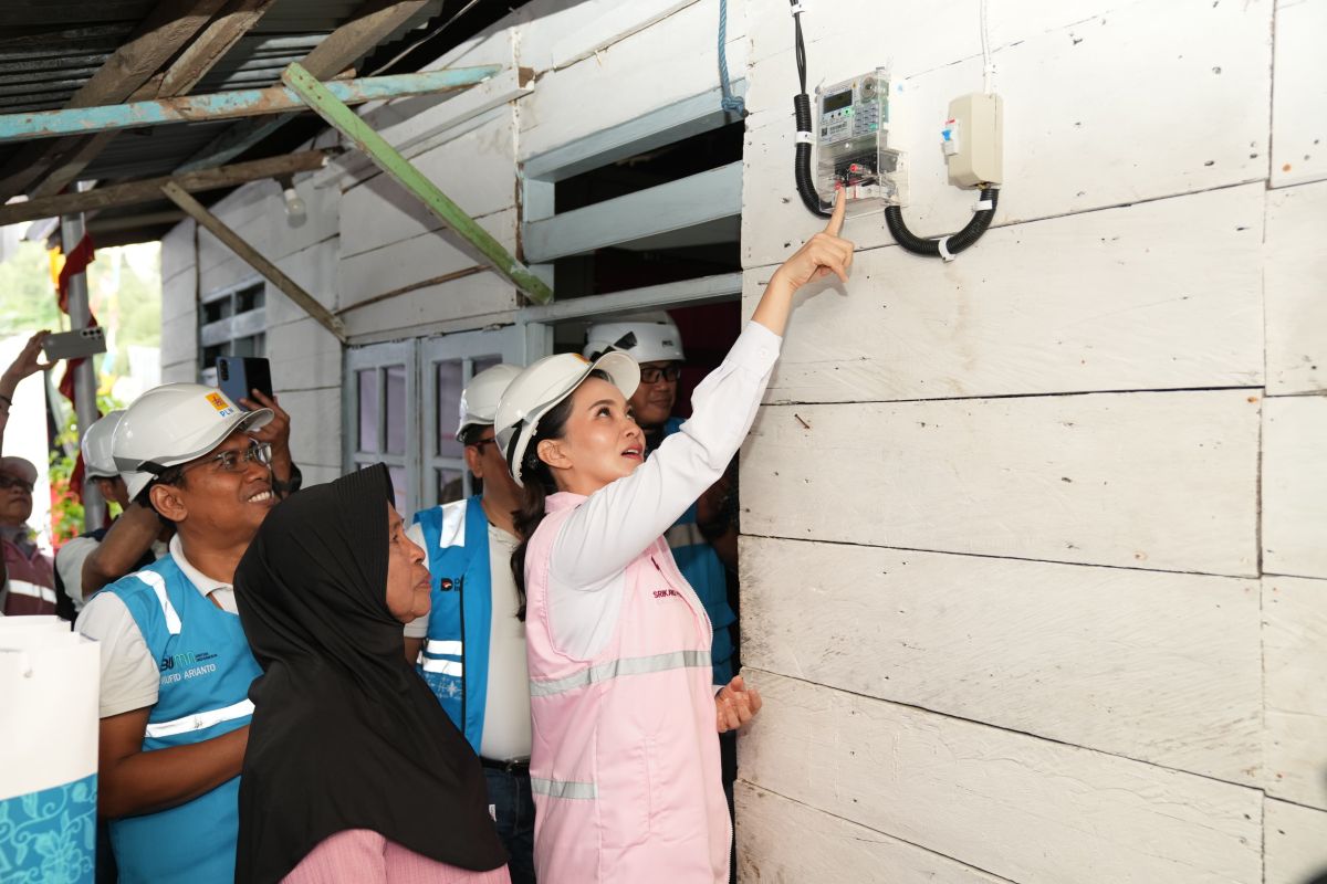 PLN perluas akses listrik hingga ke desa terpencil di Maluku Utara
