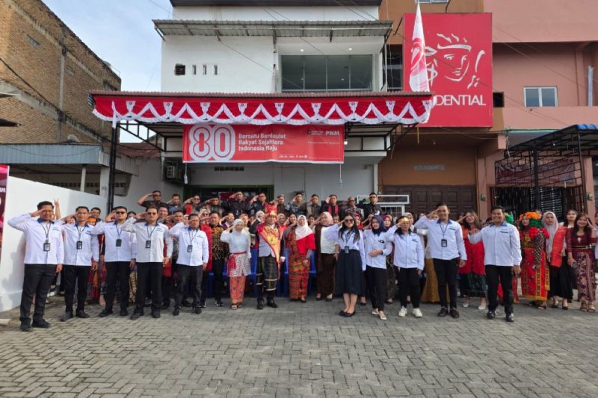 Peringati HUT RI ke-80, PT PNM Kabanjahe hadirkan Nuansa Wastra Nusantara