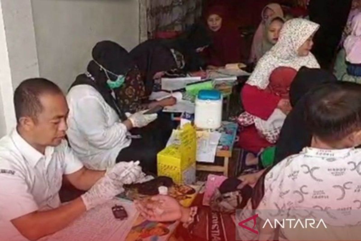 Pemprov Jatim kirim 9.825 botol vaksin atasi campak di Sumenep