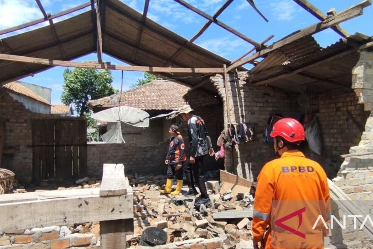 29 rumah warga diterjang angin kencang di OKU Timur