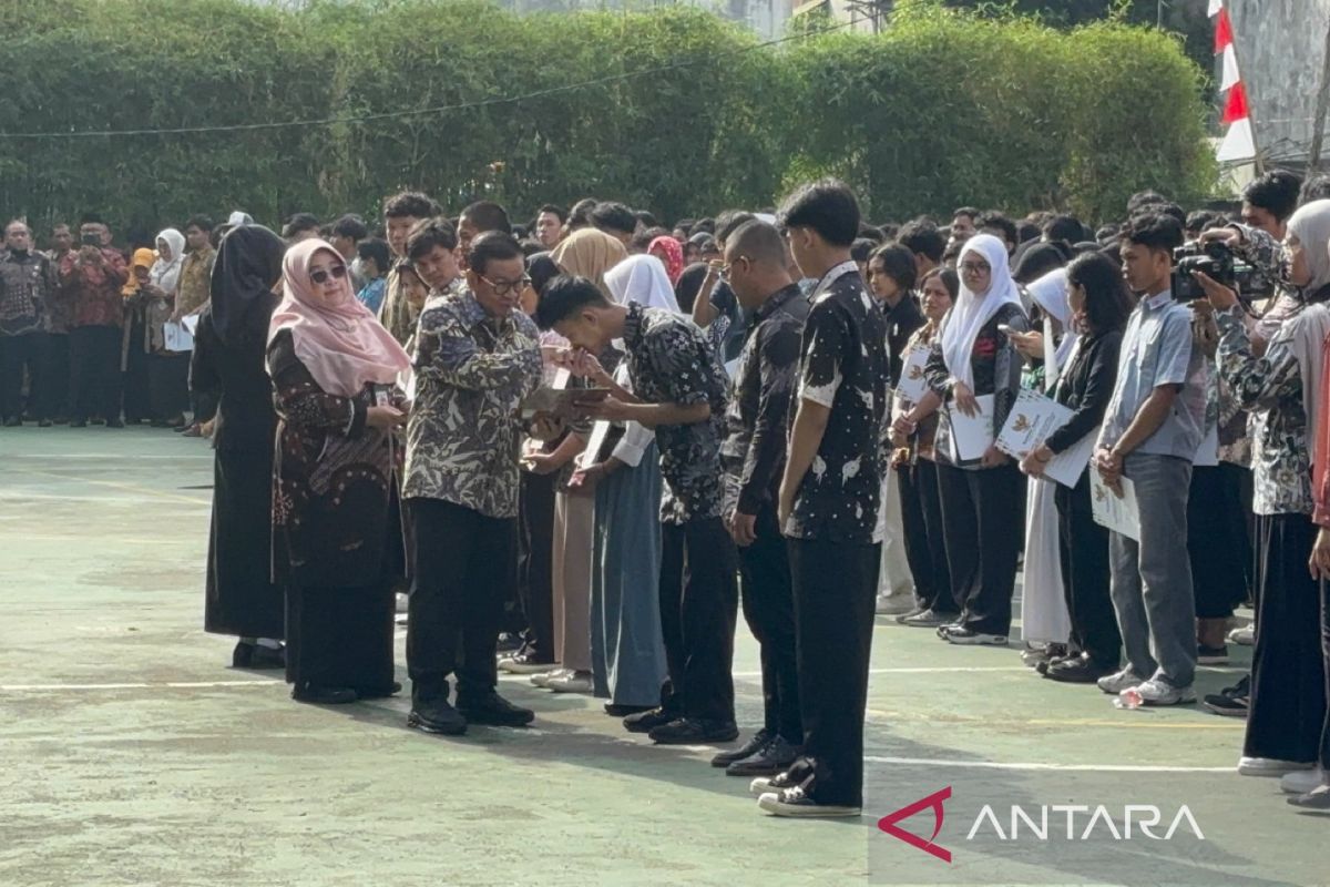 Pemprov DKI berikan bantuan pemutihan ijazah tahap 4