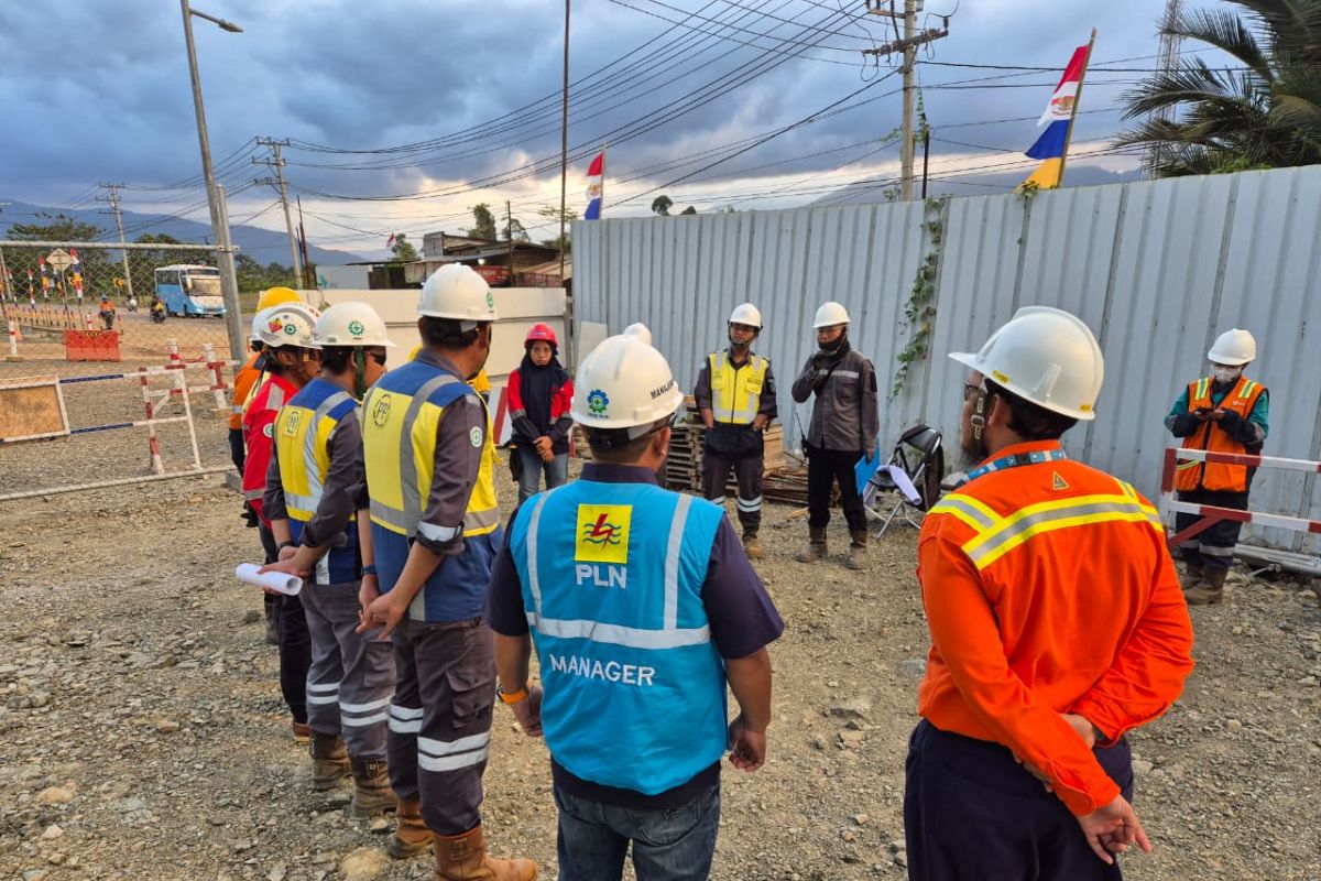 PLN pasok listrik pelanggan daya besar dukung industri strategis