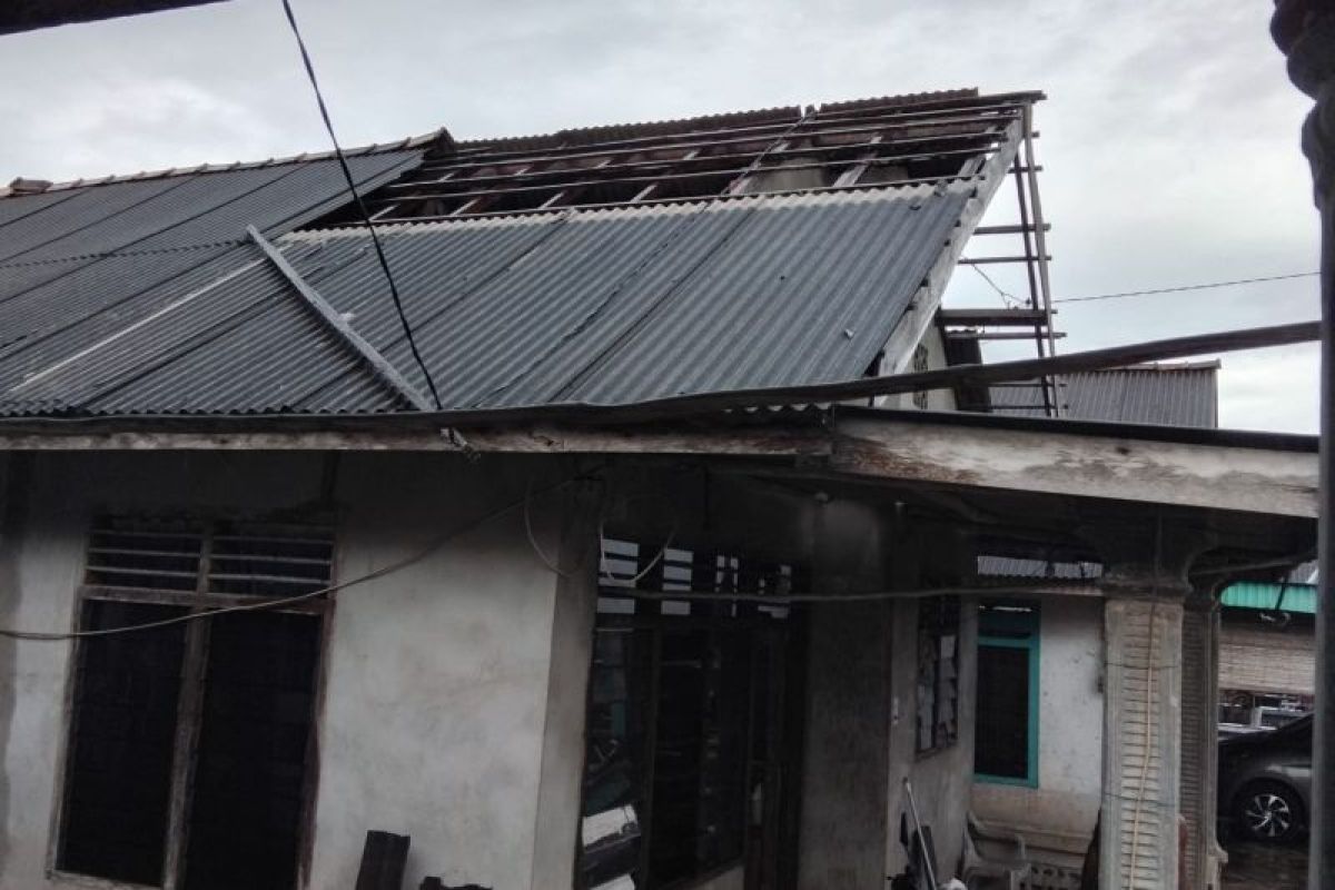 Pemkab Bangka rehab rumah warga terdampak angin puting beliung