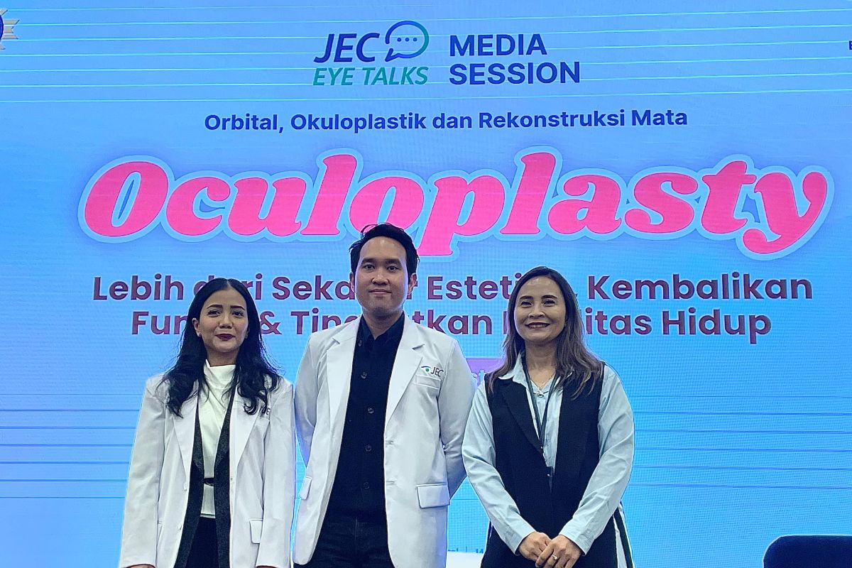 Dokter tegaskan okuloplasti punya fungsi medis penting