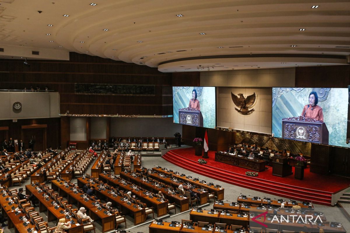 Sri Mulyani sebut dongkrak pajak sambil jaga investasi jadi "PR" 2026