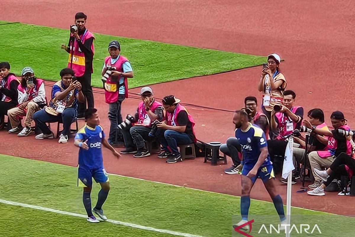 Arema FC bungkam Bhayangkara Presisi dengan skor tipis 2-1