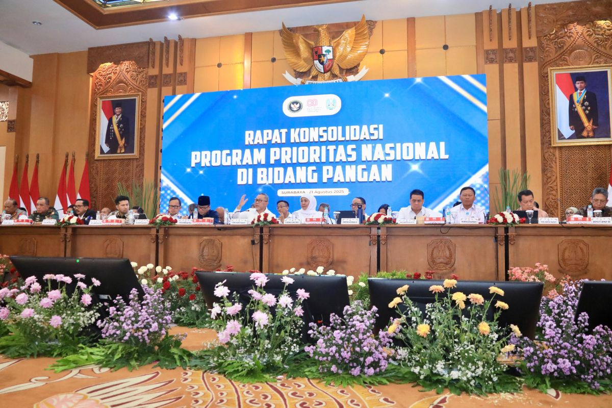 Tiga menteri apresiasi Jatim menuntaskan 8.494 Kopdes Merah Putih