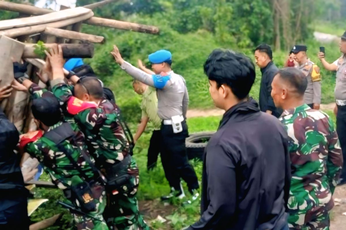 Polres OKU Sumsel bongkar pos pungli di Jalinsum