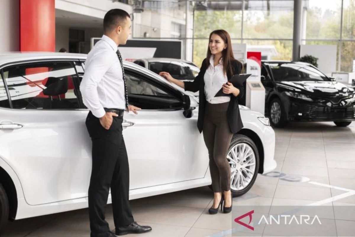 Pertimbangkan pilihan mobil listrik atau BBM untuk pembelian perdana