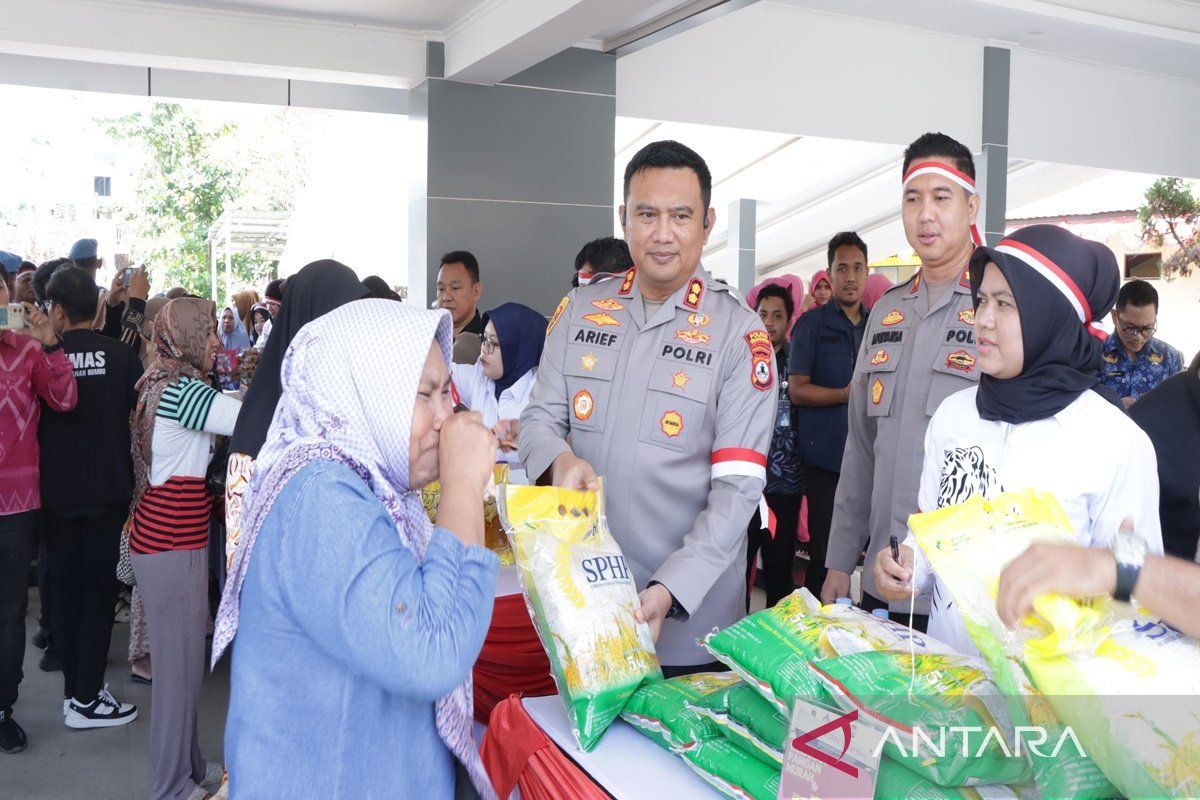 Polres Tanah Bumbu salurkan tujuh ton beras SPHP bagi masyarakat