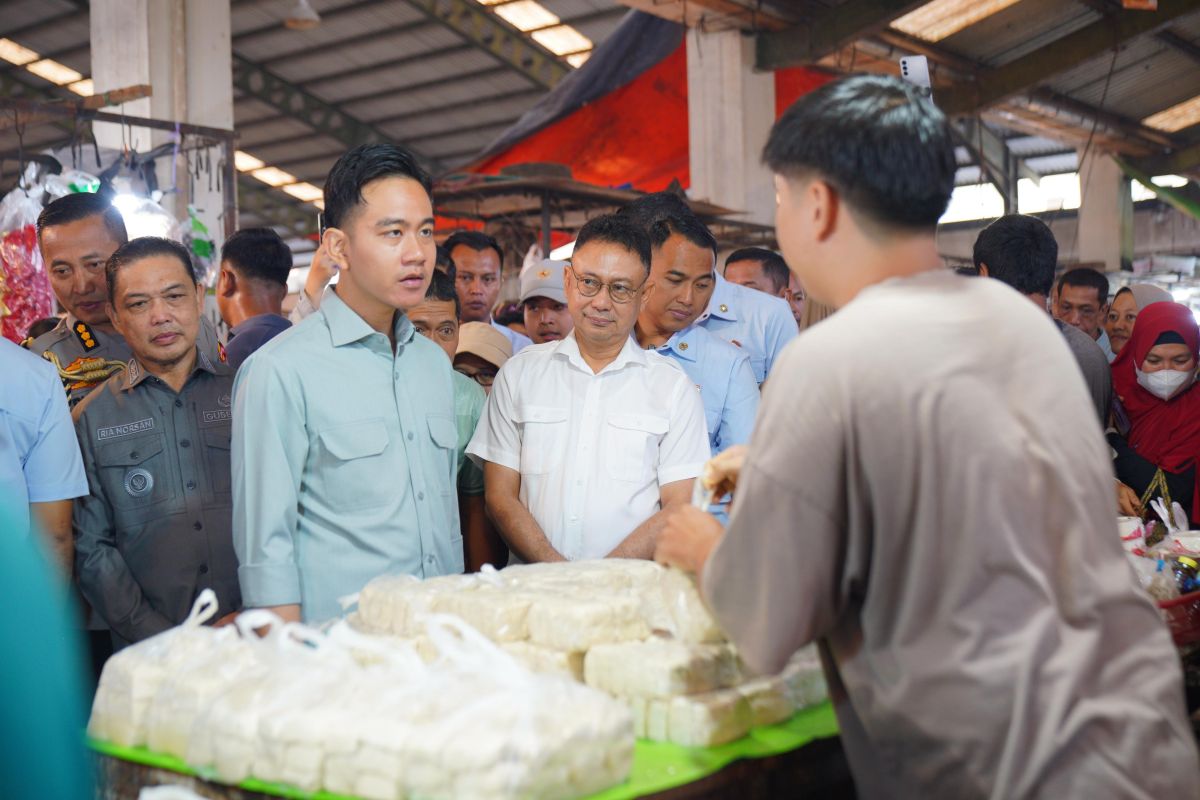 Wapres RI tinjau Pasar Flamboyan apresiasi stabilitas inflasi Pontianak