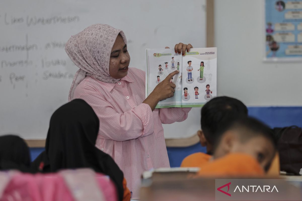 Kemdikdasmen: 1,2 juta guru ASN daerah mulai terima tunjangan profesi