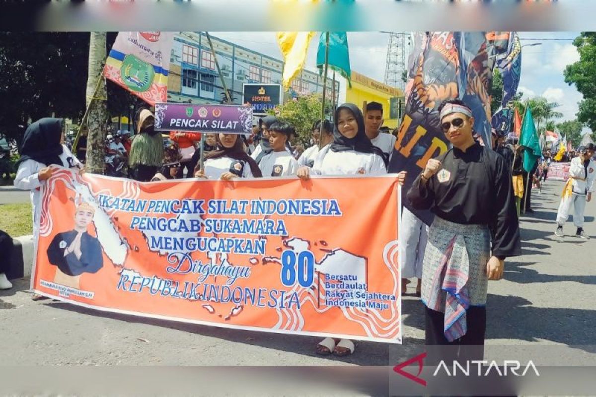 Pawai 2025 bentuk visualisasi hasil pembangunan di Sukamara
